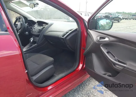 2016 Ford Focus Se z USA, uszkodzony, nr VIN 1FADP3F22GL368167